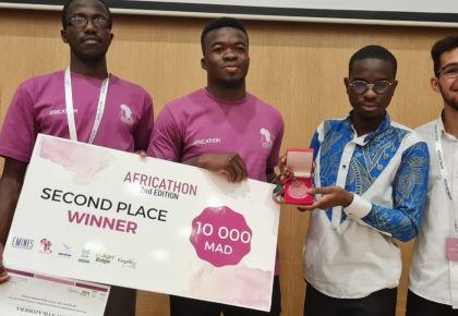 Africathon  UMP6 : Les gagnants honorés par François Oyabi Président du Club International de l’UPM6
