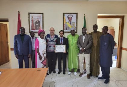 L ‘ Ambassadeur du Mali, Son Excellence Monsieur Mohamed Mahamoud Ben Labbat honoré par la Médaille de l’ Africanité