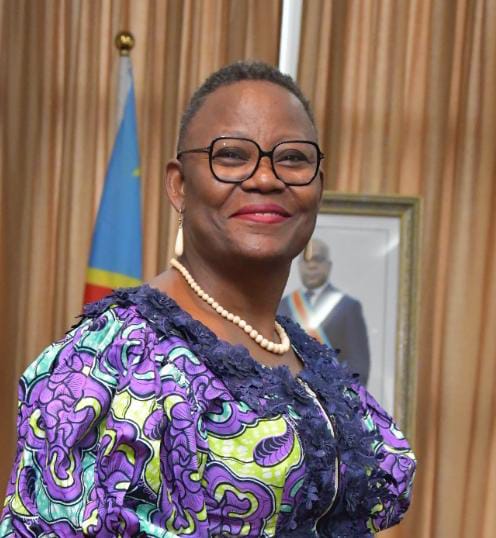 Salon Africain des Mines : Son Excellence Antoinette N’SAMBA KALAMBAYI, Ministre Nationale des Mines de la RDC Honorée par la Fondation Trophée de l’Africanité